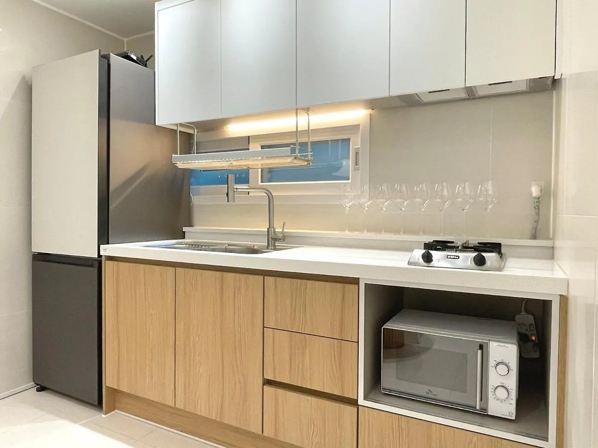 Seouse, Seoul House Apartman 0*,