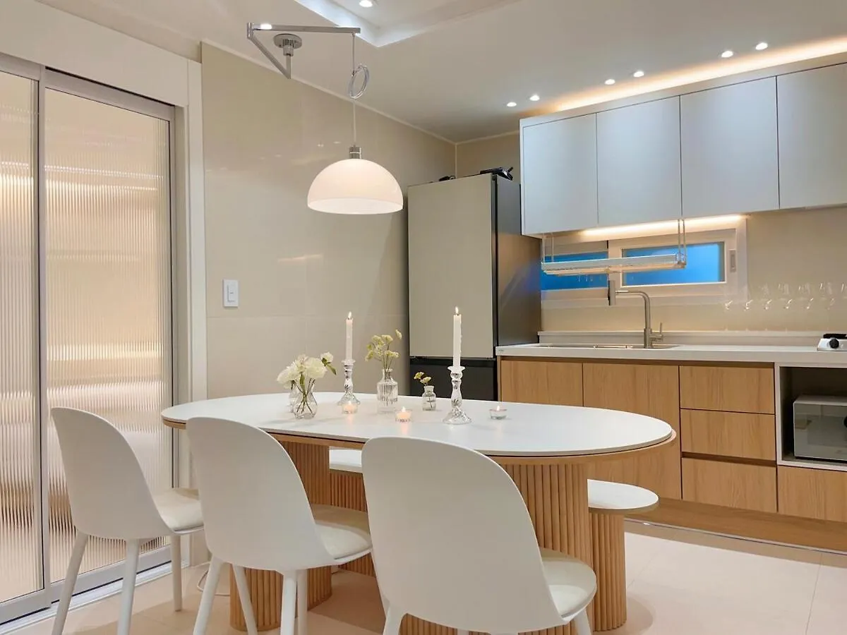 Seouse, Seoul House Apartman